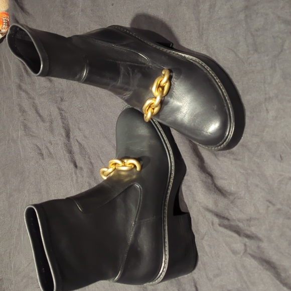Coach Kenna Bootie Size 9 Black Leather Ankle Boots with Gold Chain Detail - Picture 2 of 10